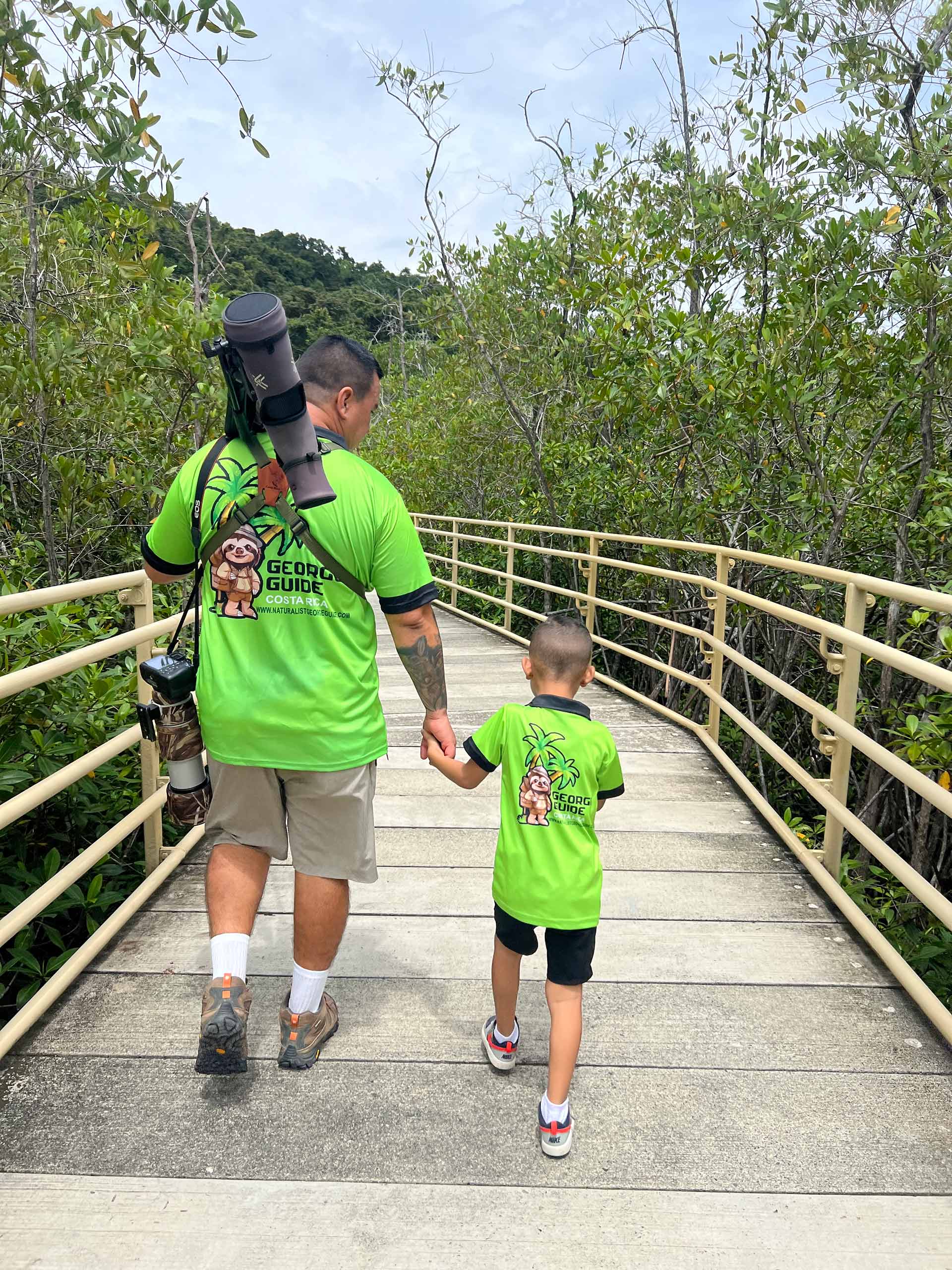 Exploring Manuel Antonio National Park on the Nature Walk with a child